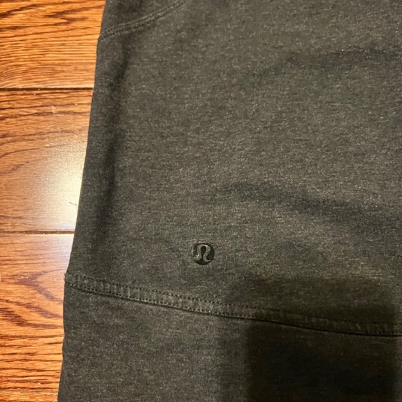 Sz 8 lululemon scuba vest - Picture 3 of 3